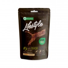 Ласощі для котів Nature's Protection Lifestyle Snack Soft Duck Strips 75 г